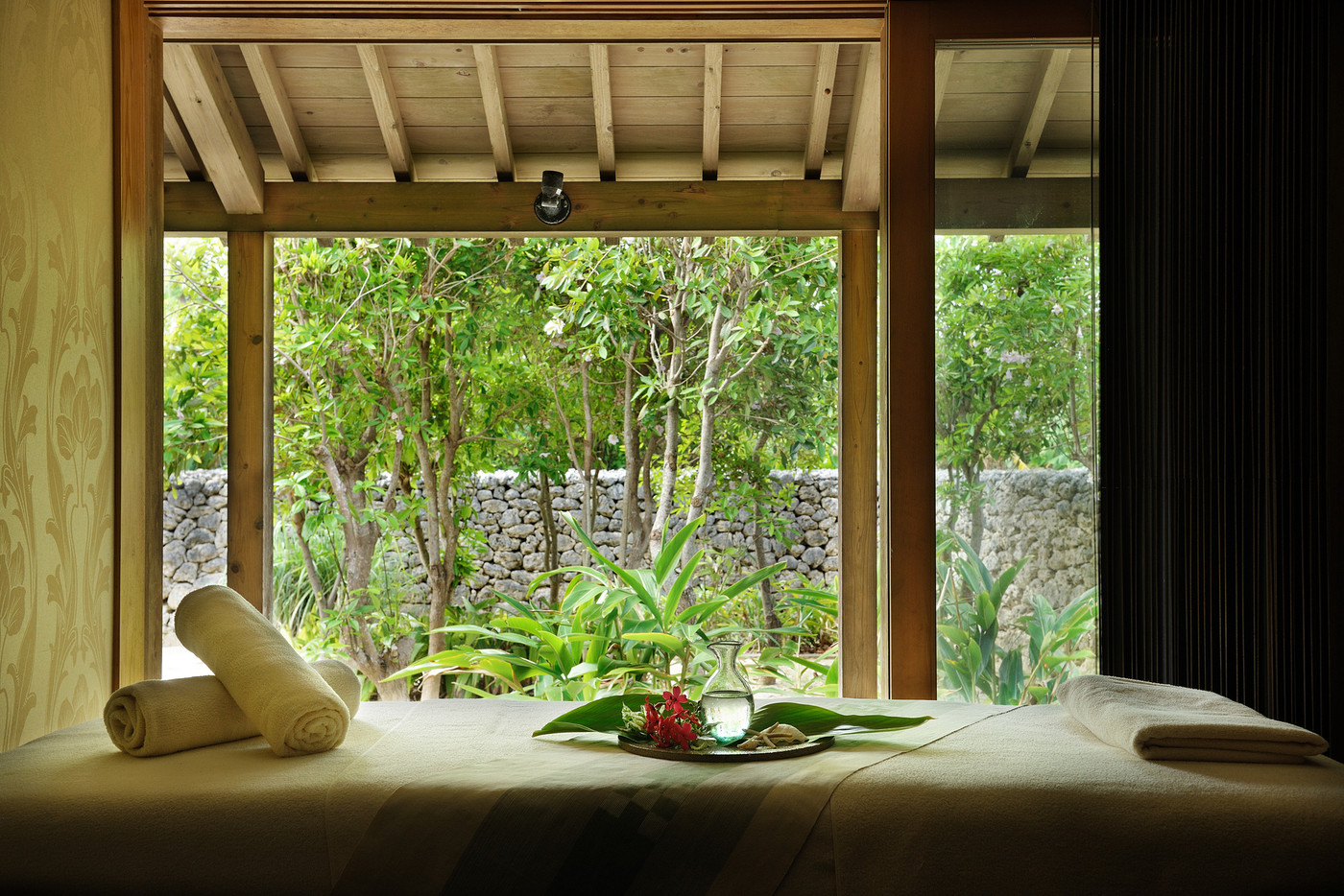 「島時間スパ」で深い癒しを…4053461