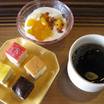 朝食　デザートとコーヒー　ミニケーキが美味しい