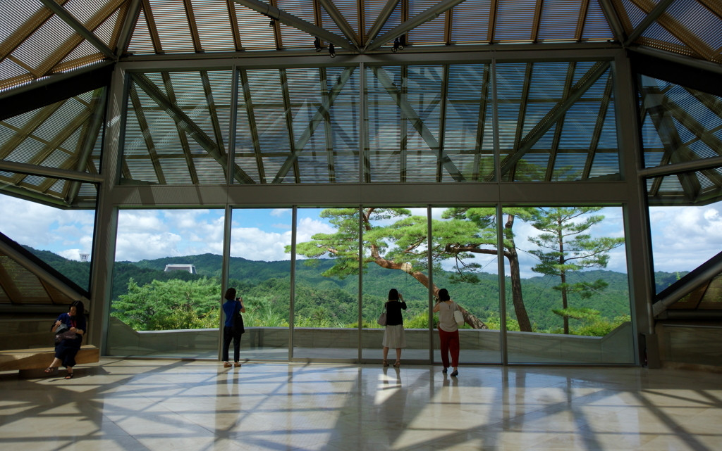 5.光と影の幻想的な世界に浸る「MIHO MUSEUM」2217937
