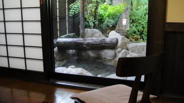 翠の間 窓辺の眺望 / 2