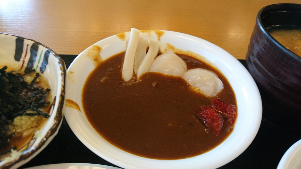 朝バイキングの生ホタテカレーがけ、う~~ん贅沢。