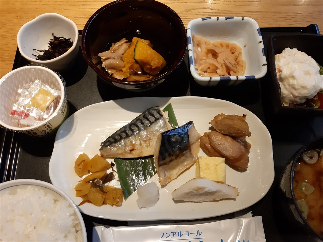 一日目の朝食。