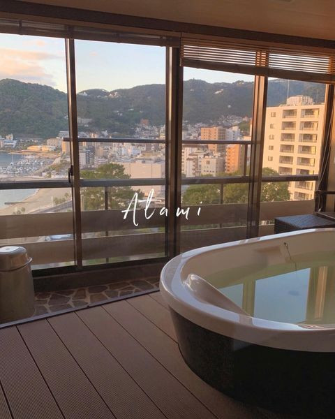 温泉が部屋で楽しめるということで最⾼でした。