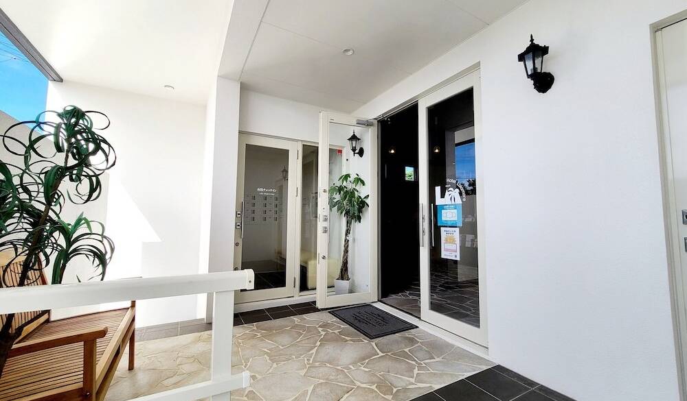 ホテルエントランス / 2