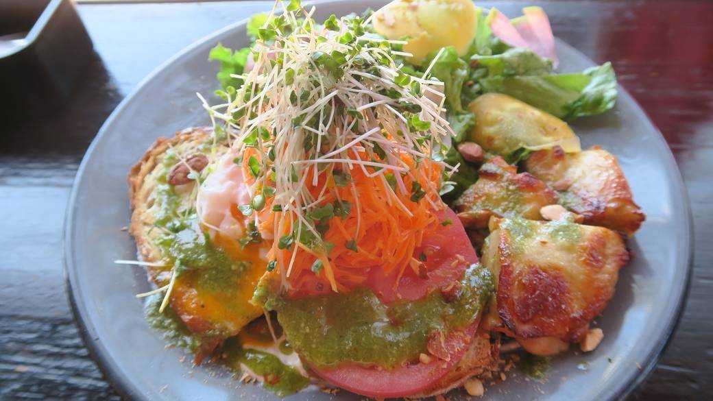 海が見えるカフェで
ランチ＆スイーツ / 4