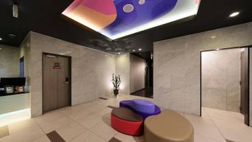 ロビーラウンジ / 3