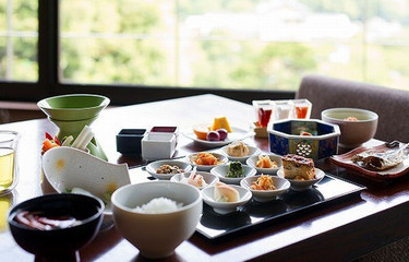 The 16 Best Ryokan For Couples Looking for Amazing Food in Hakone Yumoto