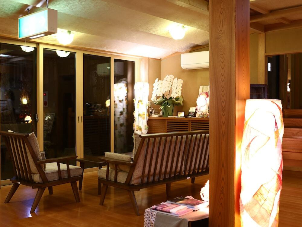 ロビーラウンジ