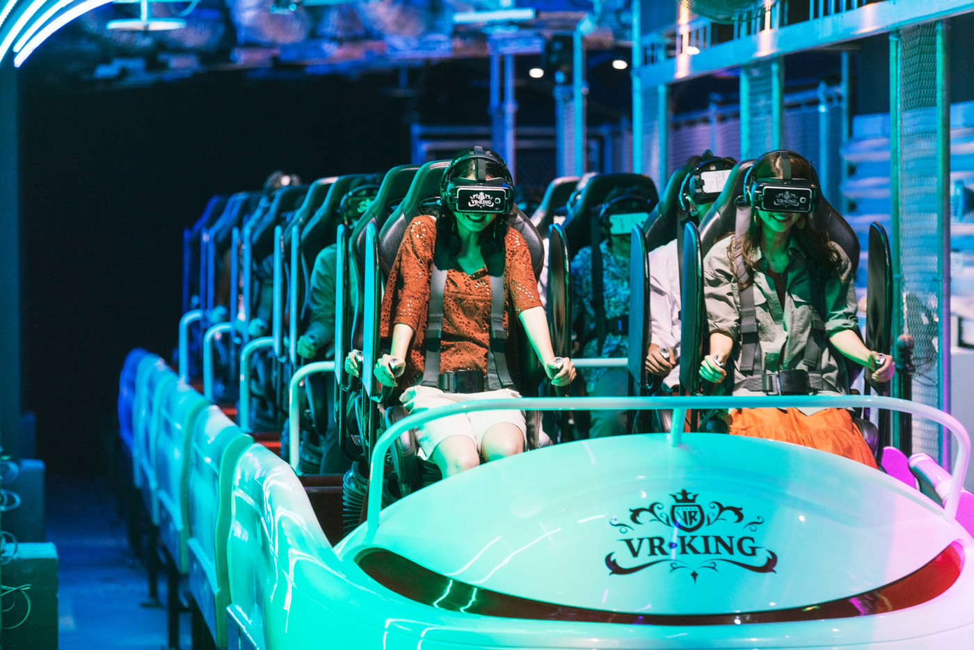 スリル満点のアトラクションでストレス発散！1891336