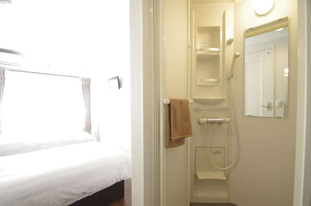 バスルームのシャワー