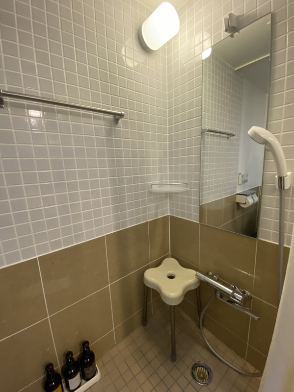 ボタン式シャワーで合理的です。