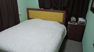 スタンダードダブルルーム　共用バスルーム・トイレ付