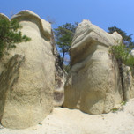 「浄土松公園」は日本のカッパドキア!?福島の奇岩スポットを紹介