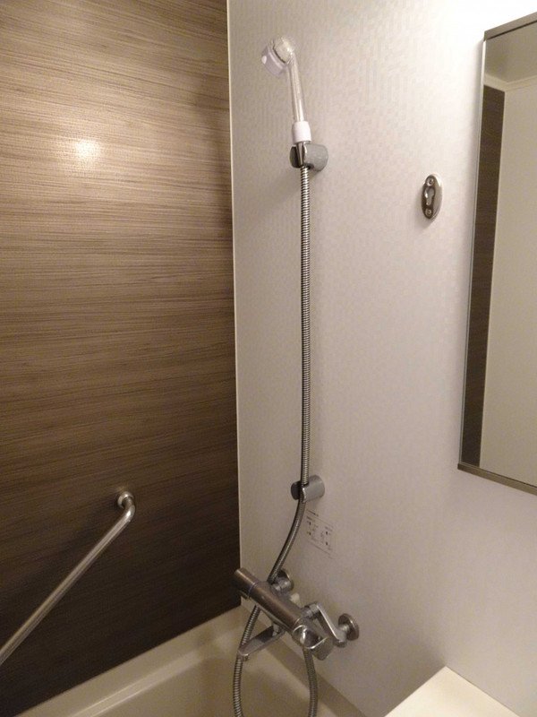 バスルームのシャワー