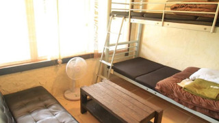 アジアン簡易個室 二段ベット、鍵付き