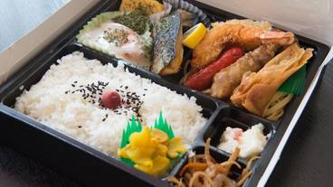 食事・飲み物 / 8