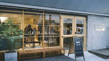 施設の入り口 / 10