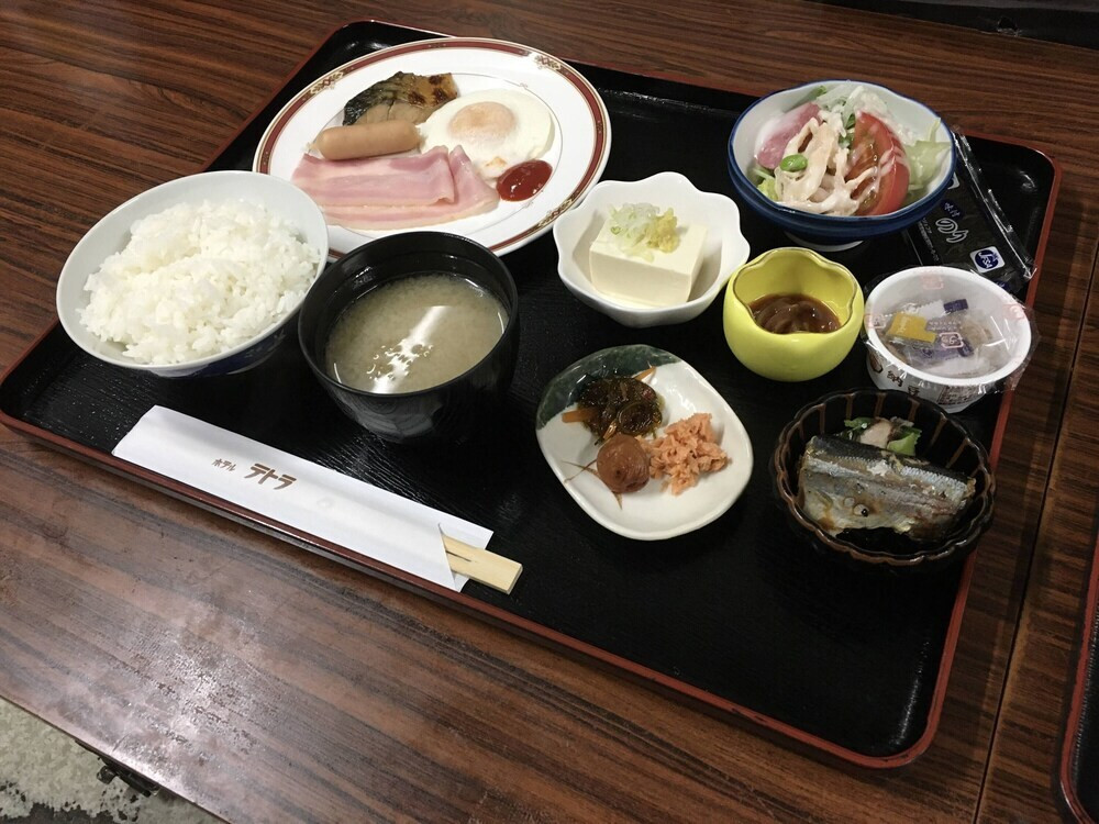朝食