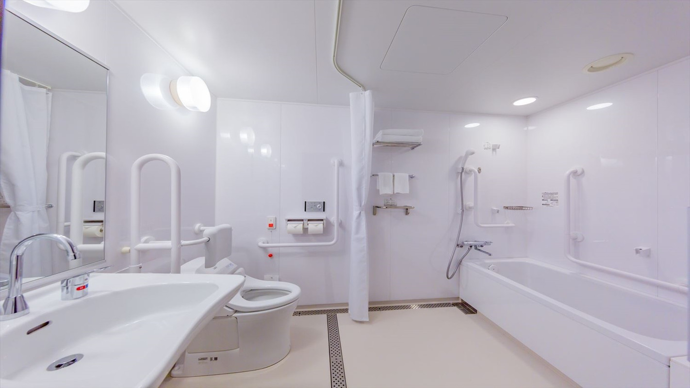 ユニバーサルツインルーム　バスルーム