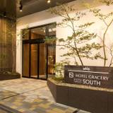 ホテルの入り口 / 3