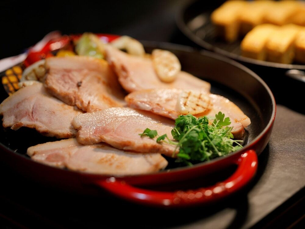 朝食ビュッフェのロースハム例