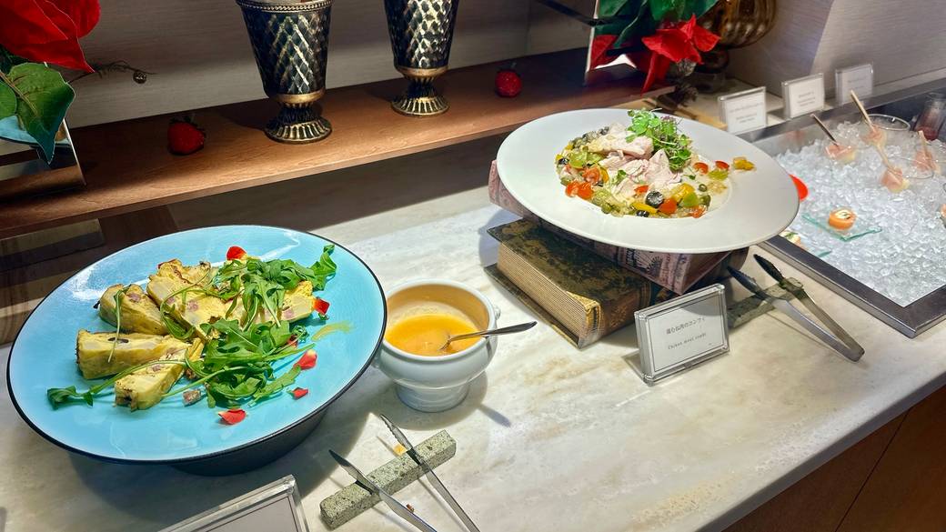 絶景ラウンジで
シャンパン＆ブランチ / 2