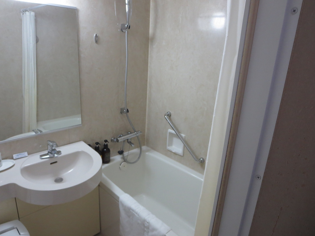 比較的ゆったりしたバスタブがあるので入浴しやすい。