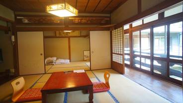 客室内のダイニングエリア / 35