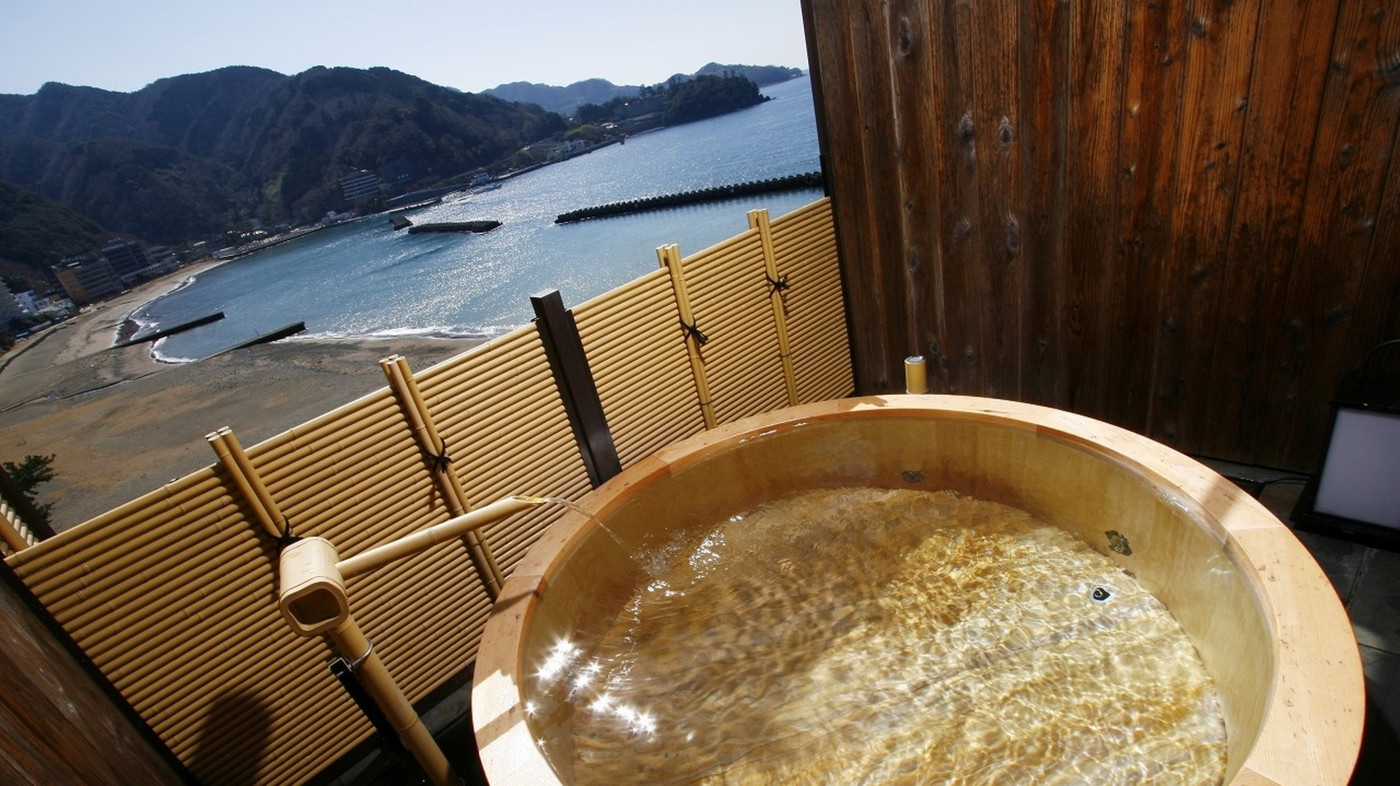 心ときめく華やかな客室で、駿河湾を眺めながら乾杯♪3767532