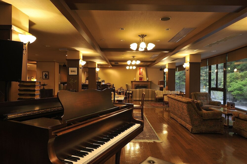 ロビーラウンジ