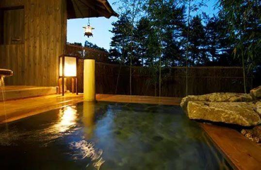 朝風呂は貸切露天風呂へ
爽快感たっぷり！ / 3