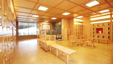 男性大浴場脱衣場 / 4