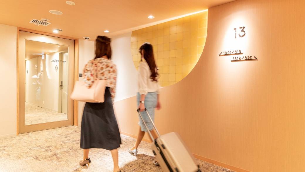 レディースフロア 廊下 / 3