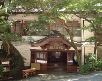 重要文化財に泊まる贅沢。明治の英傑たちも参集した宿3410780