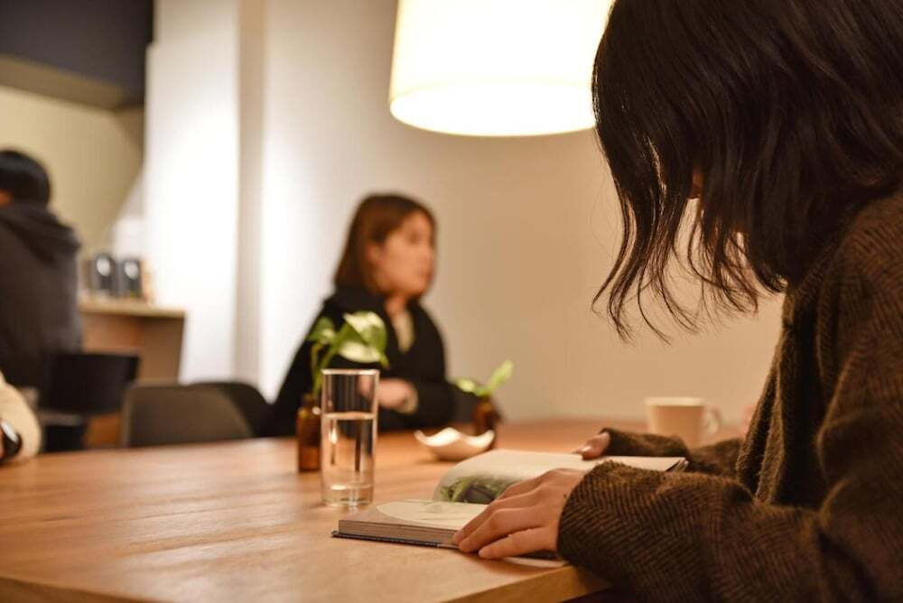 客室内のダイニングエリア