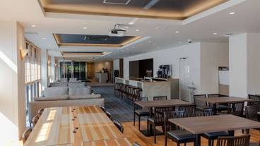 スポーツバー / 33