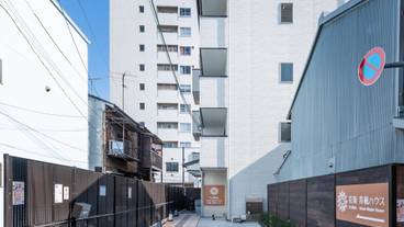 施設の入り口 / 8