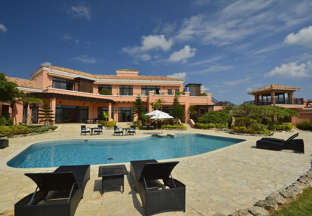 別荘のような豪華ヴィラにびっくり！プールサイドでパーティタイム♪3573004