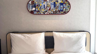 スタジオ シングルベッド 2 台 (Side by Side)