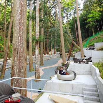 大庭園で彼とお散歩。森林の中でのびのびできる宿3551234