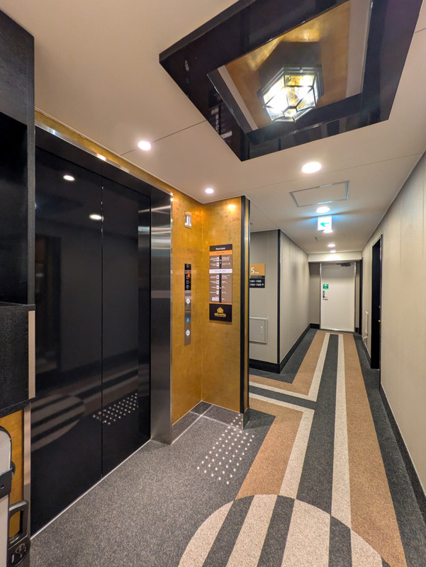 Elevator hall