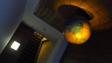 施設の入り口 / 16