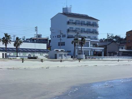 日間賀島 いすず館 / 1