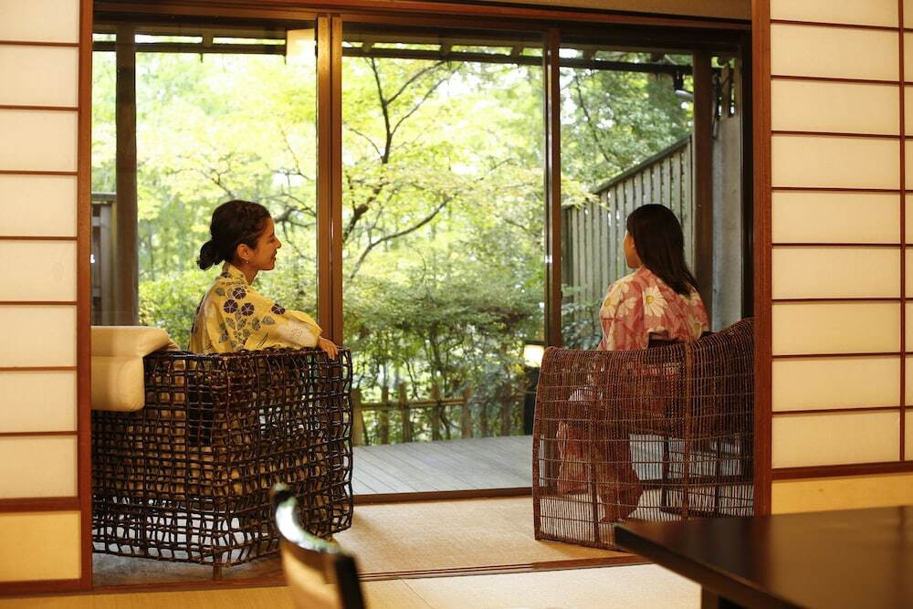 シャワーも源泉かけ流し！山代温泉最大の源泉量を誇る宿3905795