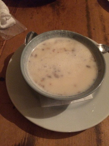 「Bistro ひつじや」料理 902636 マッシュルームのポタージュは2人で１つをシェアしました。