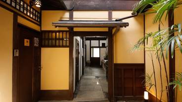 内部エントランス / 2