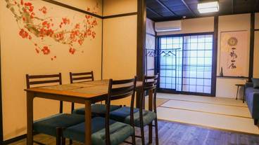 客室内のダイニングエリア / 13