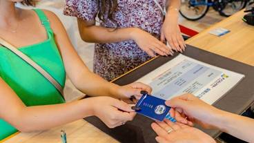 チェックイン / チェックアウト キオスク / 1