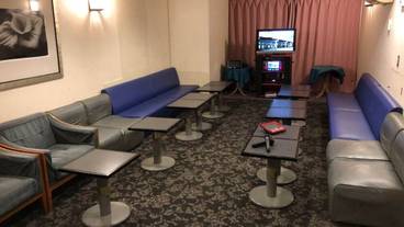 カラオケ ルーム / 3