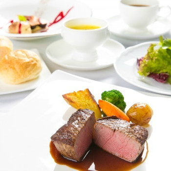 夕食はお祝いごとにもピッタリの洋食フルコース3650446